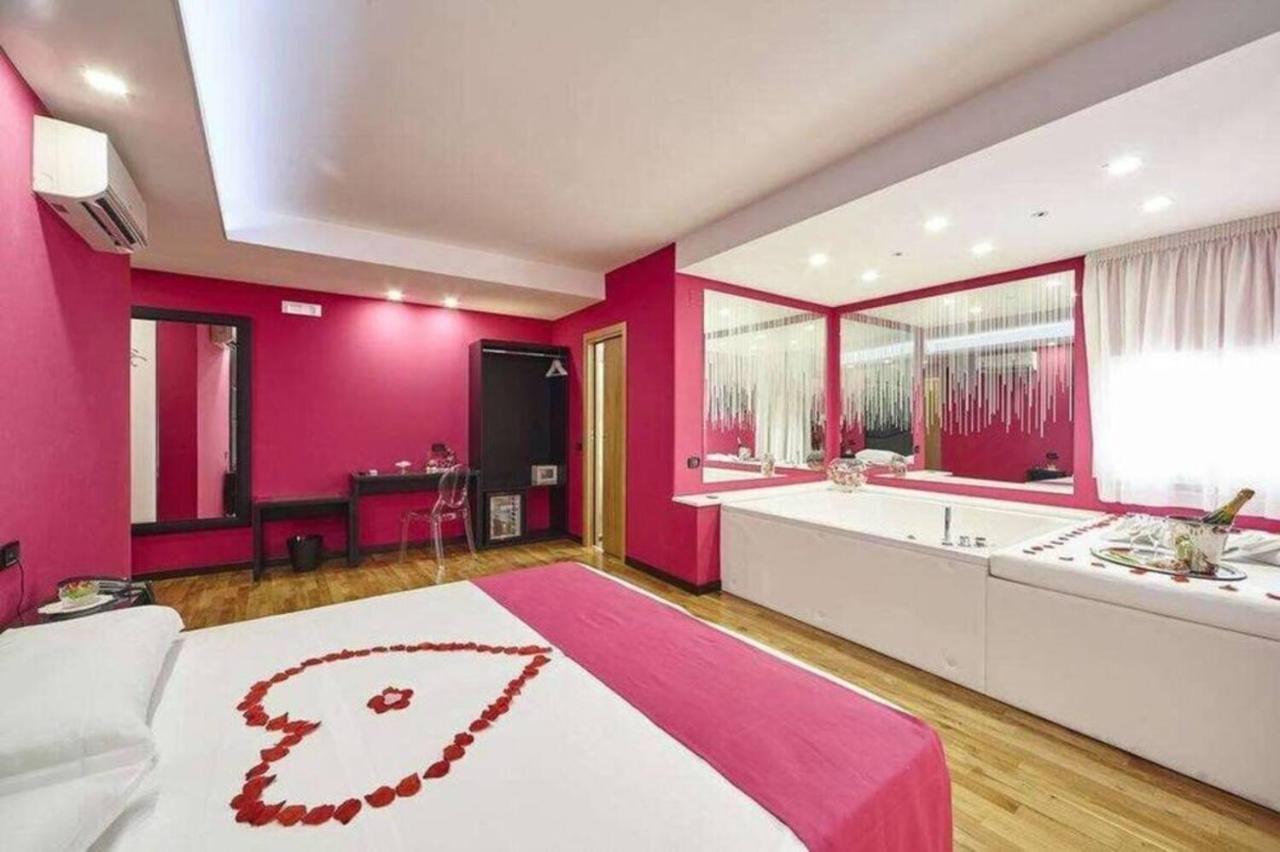 Sweet Central Hotel Caserta Exterior photo